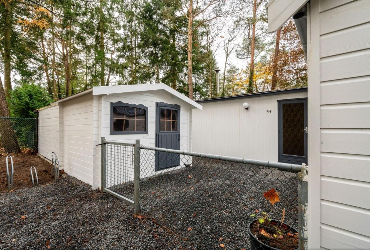 "Dennenhuisje" Op Bospark Ijsselheide Hattemerbroek Bagian luar foto